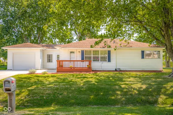 2874 S Oakland Drive, Shelbyville, IN 46176