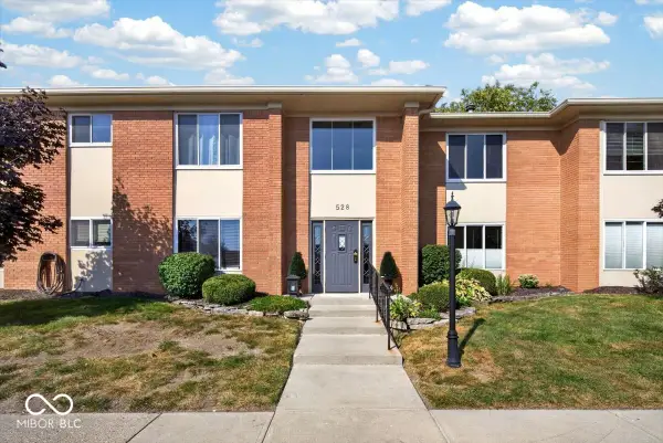 528 E Hunters Drive #D, Carmel, IN 46032