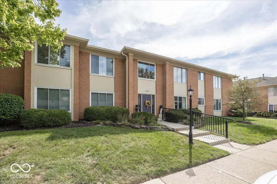 541 W Hunters Drive #C, Carmel, IN 46032 - #2