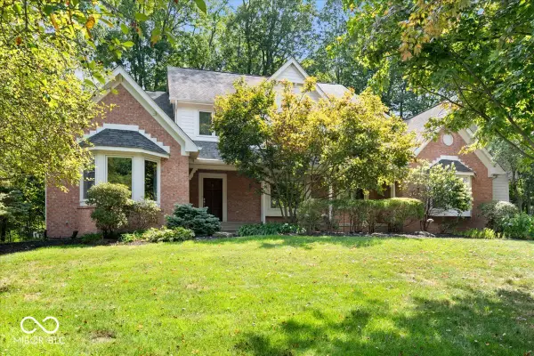 4317 Creekside Pass, Zionsville, IN 46077
