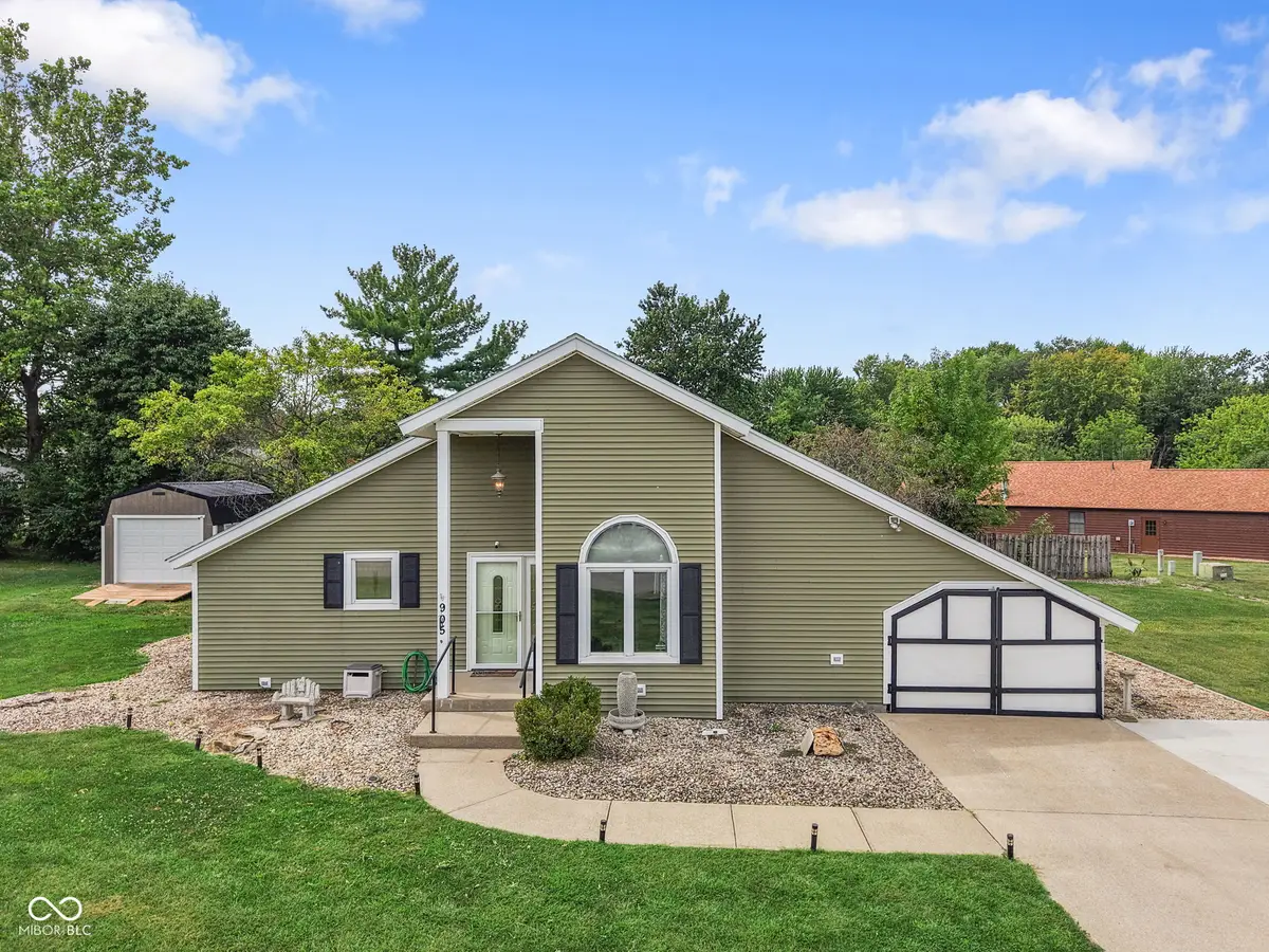905 N Hamilton Drive N, Greensburg, IN 47240 - #1