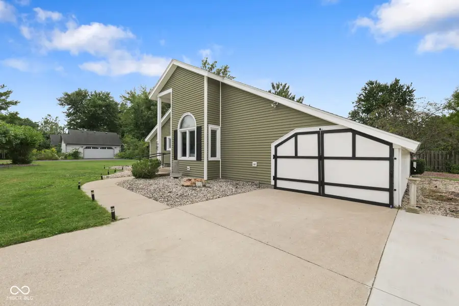 905 N Hamilton Drive N, Greensburg, IN 47240 - #2