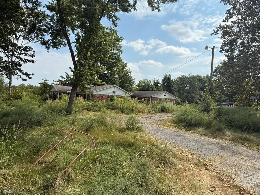 15944 S Engle Street, Farmersburg, IN 47850 - #3