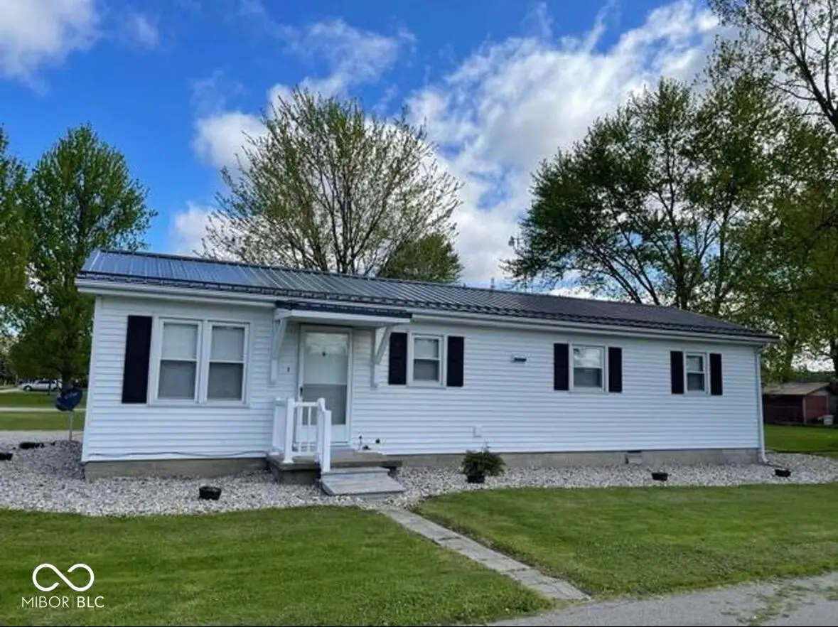 711 S Madison Street, Nappanee, IN 46550 - #1