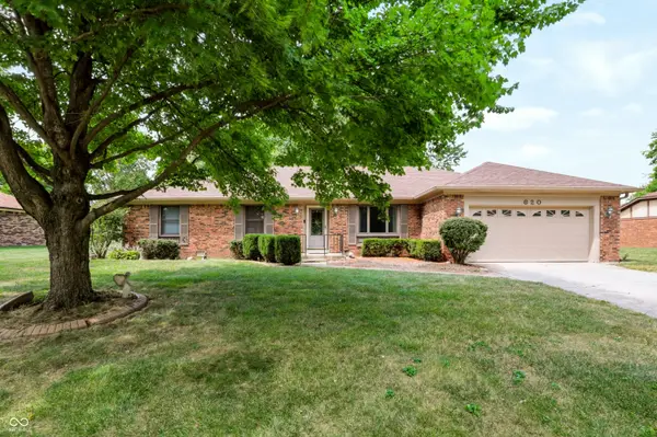 620 S Ashbourne Lane, Greenwood, IN 46142