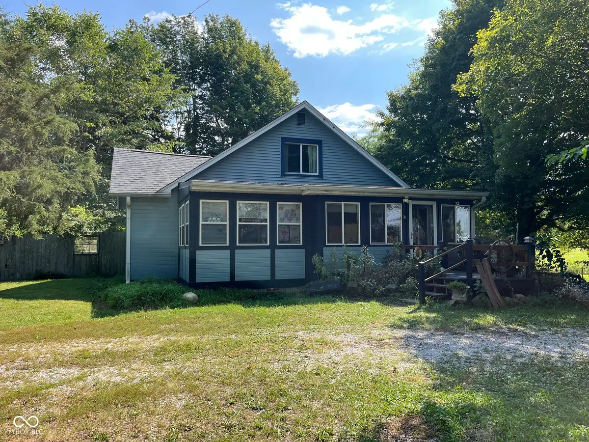 305 E County Road 900 S, Clayton, IN 46118 - #1