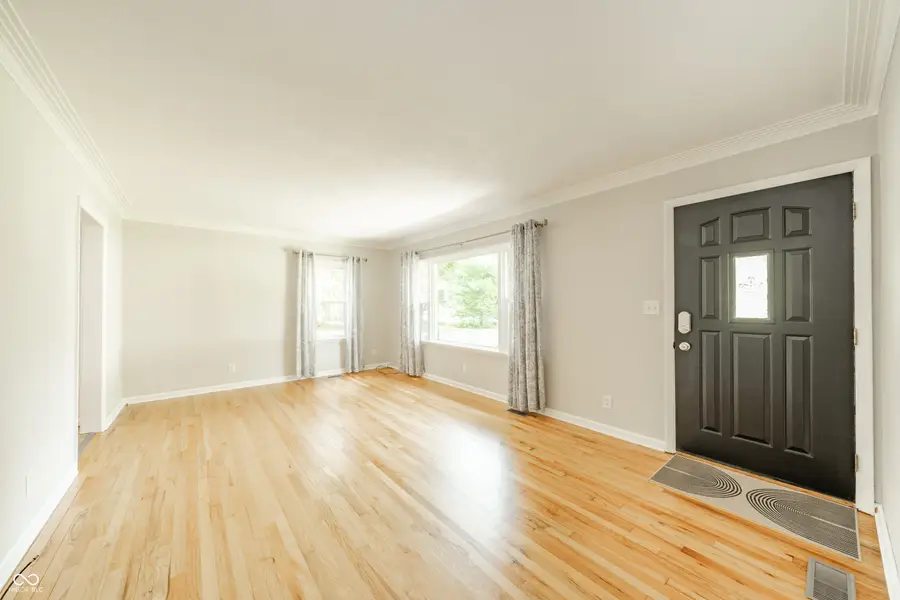 134 W Central Way, Pendleton, IN 46064 - #3