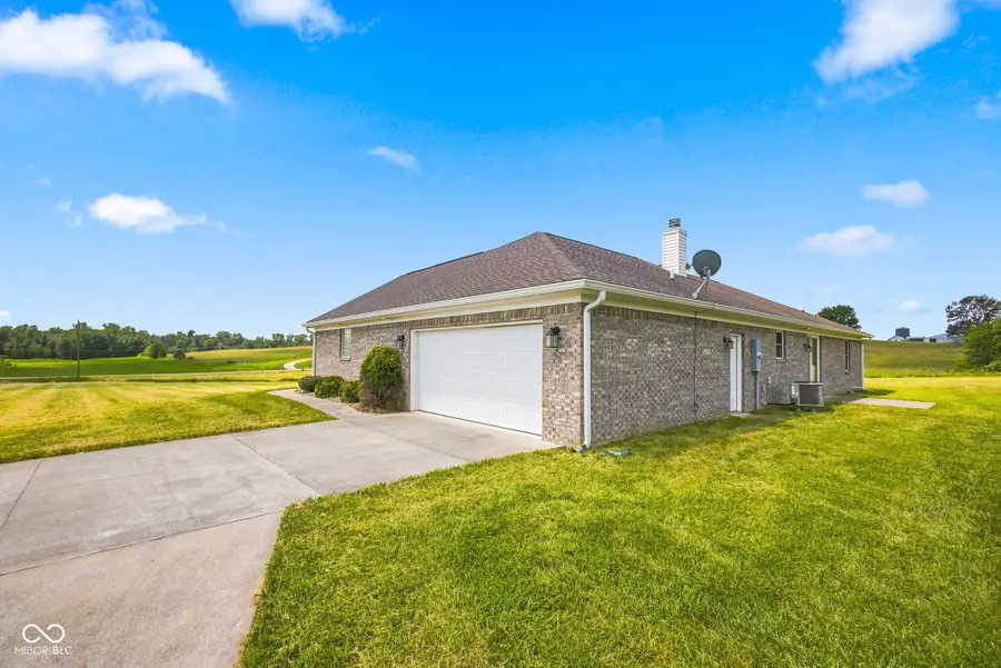 5854 E County Road 1000 N, Seymour, IN 47274 - #3