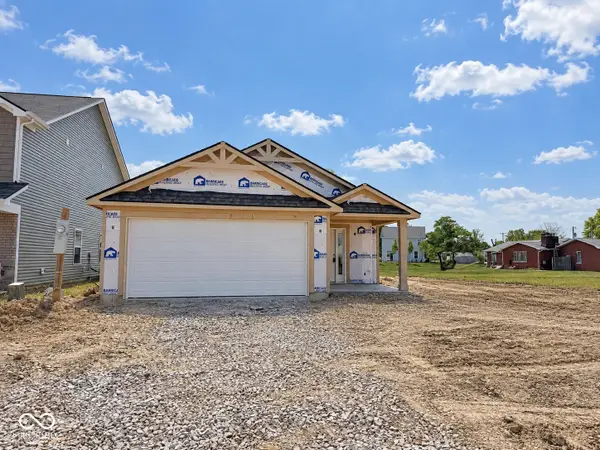 1043 Stratford Lane, Shelbyville, IN 46176