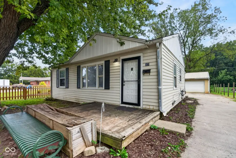 321 E 39th Street, Anderson, IN 46013 - #3