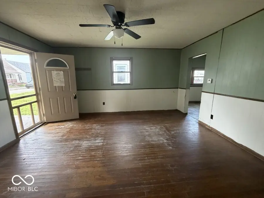 910 Elm Street, Shelbyville, IN 46176 - #2
