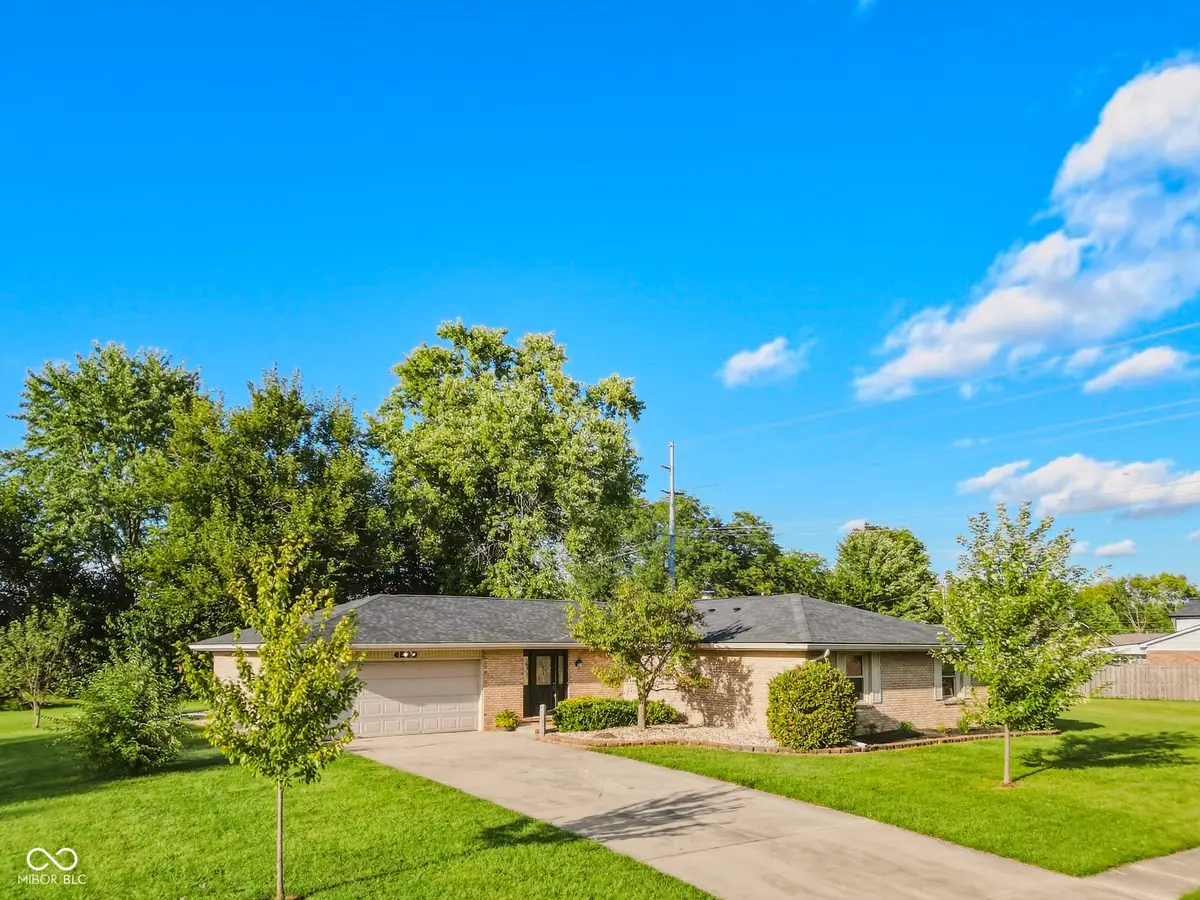 4860 Woodcrest Drive, Columbus, IN 47203 - #1