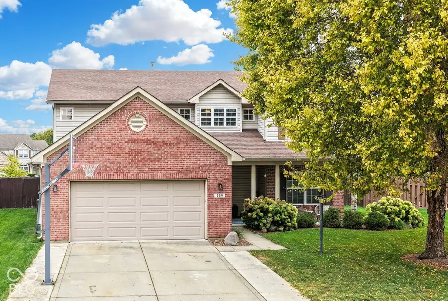 250 Lakemoore Street, Brownsburg, IN 46112 - #2