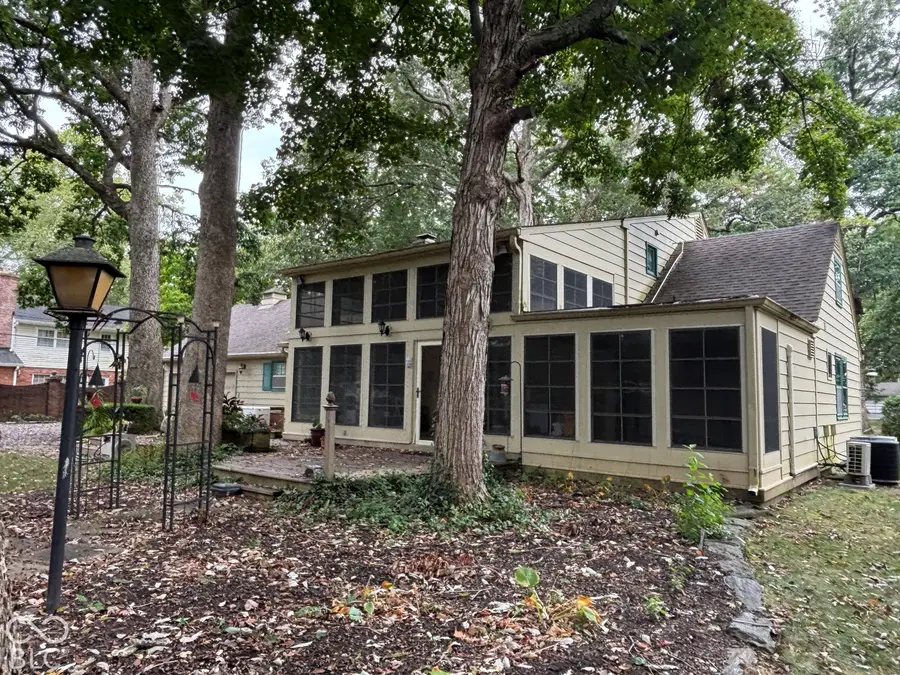 3211 Nugent Boulevard, Columbus, IN 47203 - #2