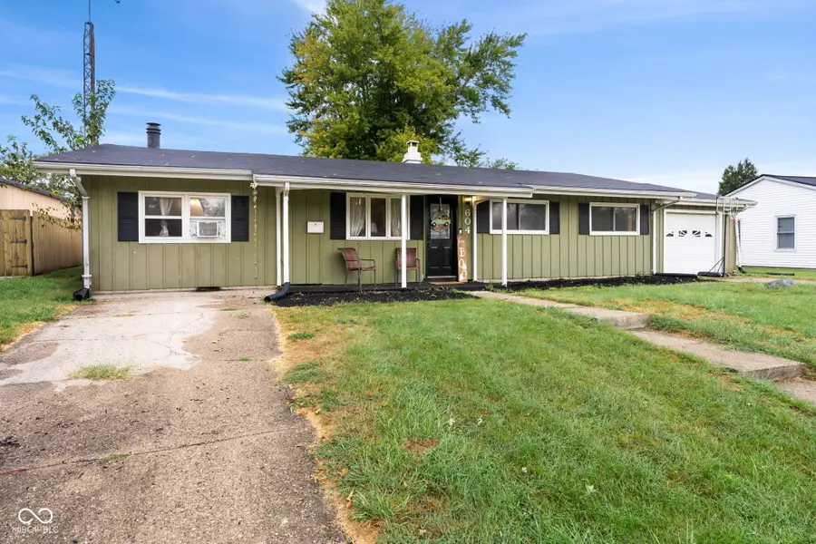 604 Center Drive, Frankfort, IN 46041 - #2