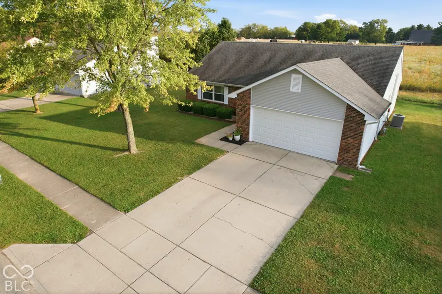 208 Fountain Lake Drive S, Shelbyville, IN 46176 - #3