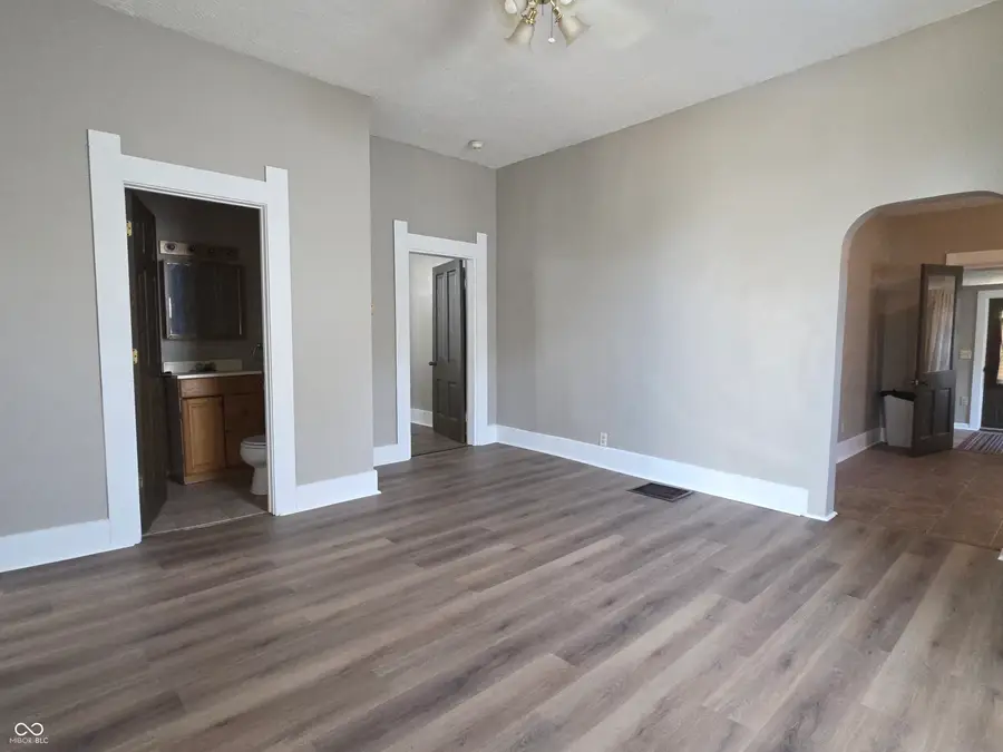 324 W Locust Street, Shelbyville, IN 46176 - #2