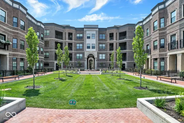 920 Veterans Way #UNIT 304, Carmel, IN 46032