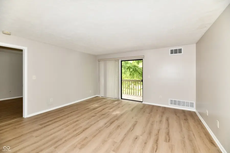 4381 Village Parkway Circle W #6, Indianapolis, IN 46254 - #3