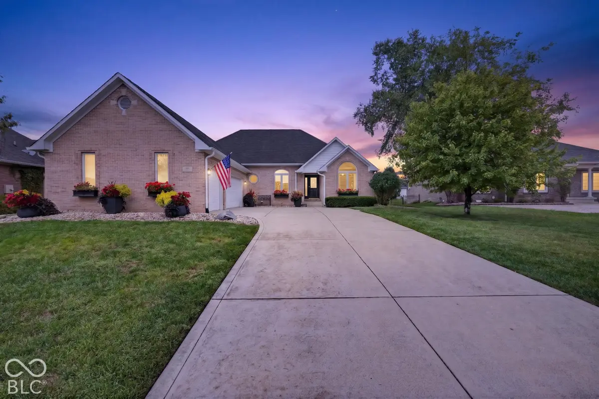 2807 Bloomsbury Drive S, Greenwood, IN 46143 - #1