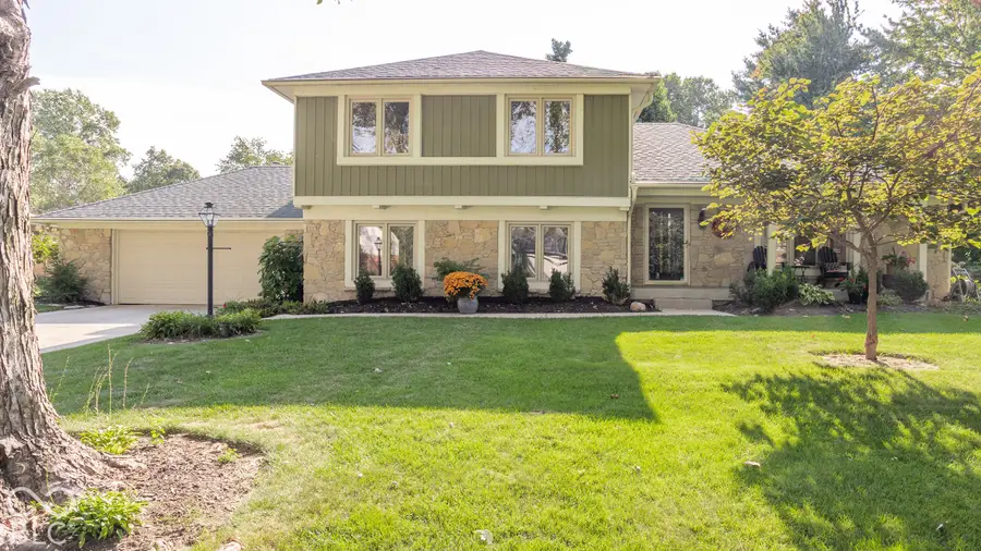 531 E Village Drive, Carmel, IN 46032 - #2