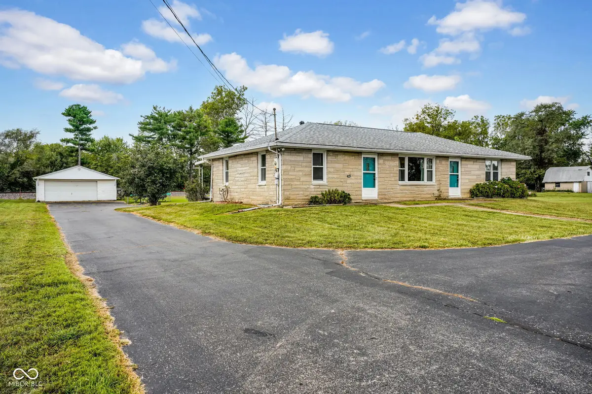6954 S Jonesville Road, Columbus, IN 47201 - #1