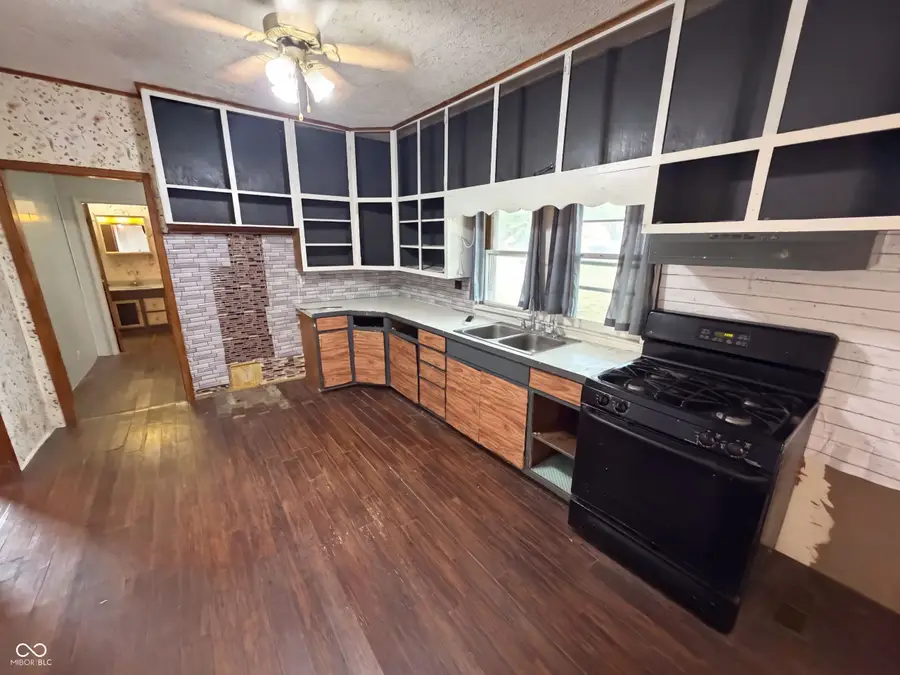 250 S Central Street, Atlanta, IN 46031 - #2