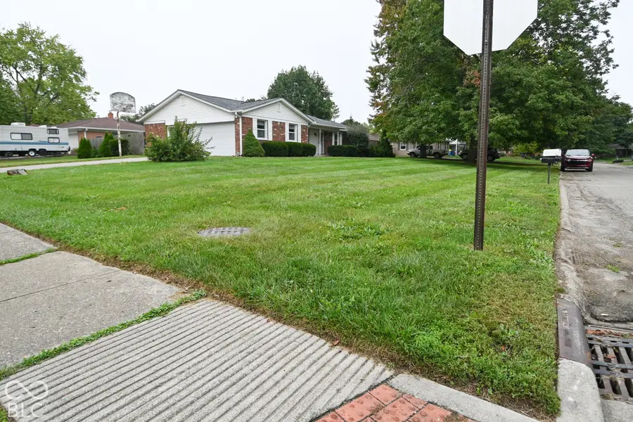 551 Castle Manor, Indianapolis, IN 46214 - #3