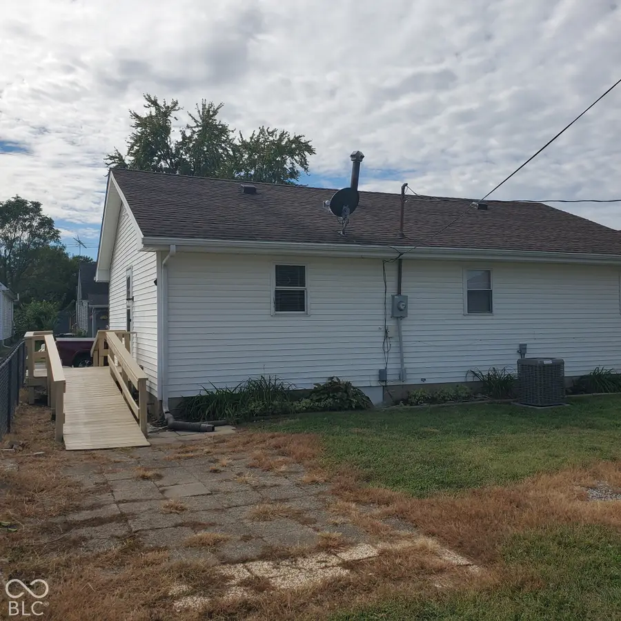 706 W Laurel Street, Seymour, IN 47274 - #2