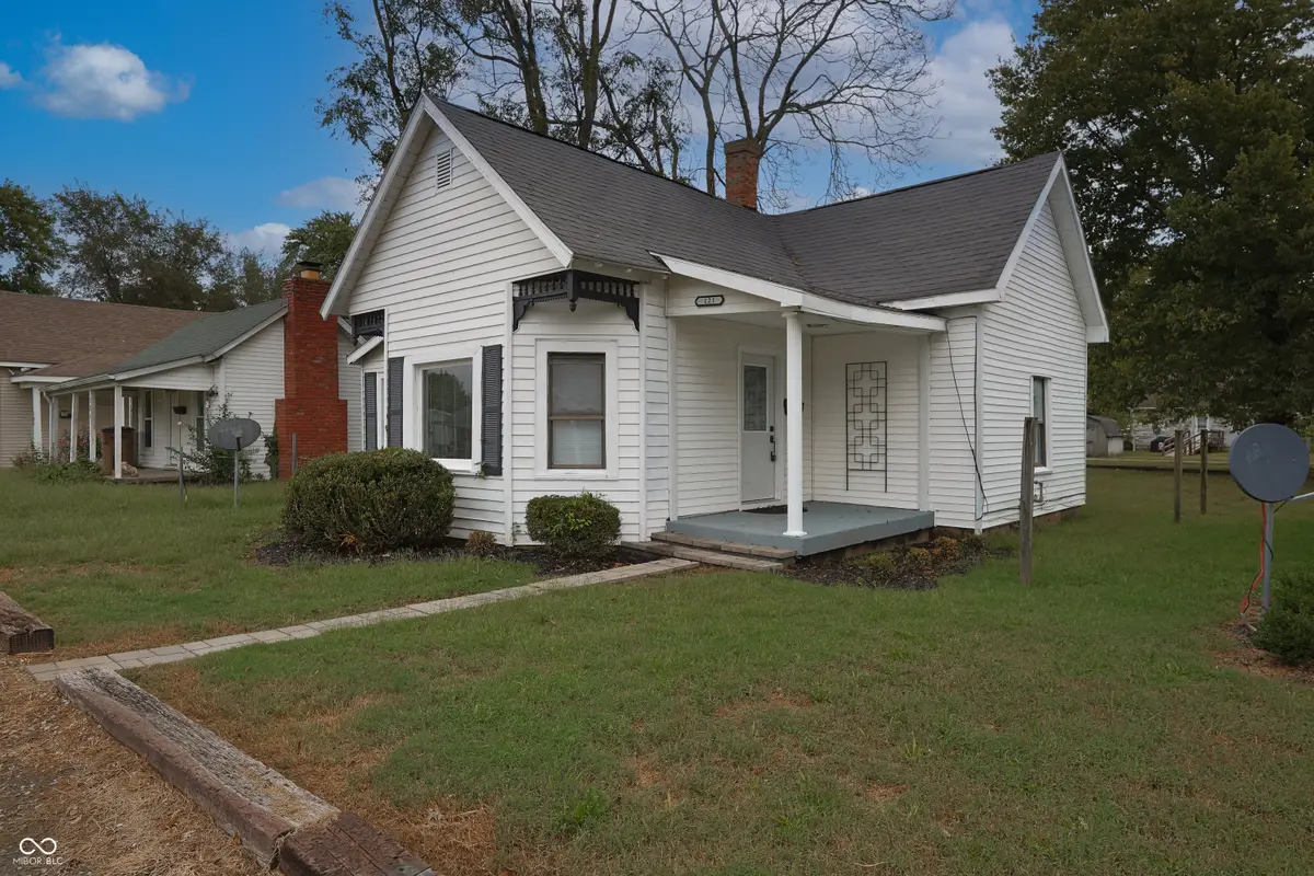 121 Cleveland Street, Columbus, IN 47201 - #1