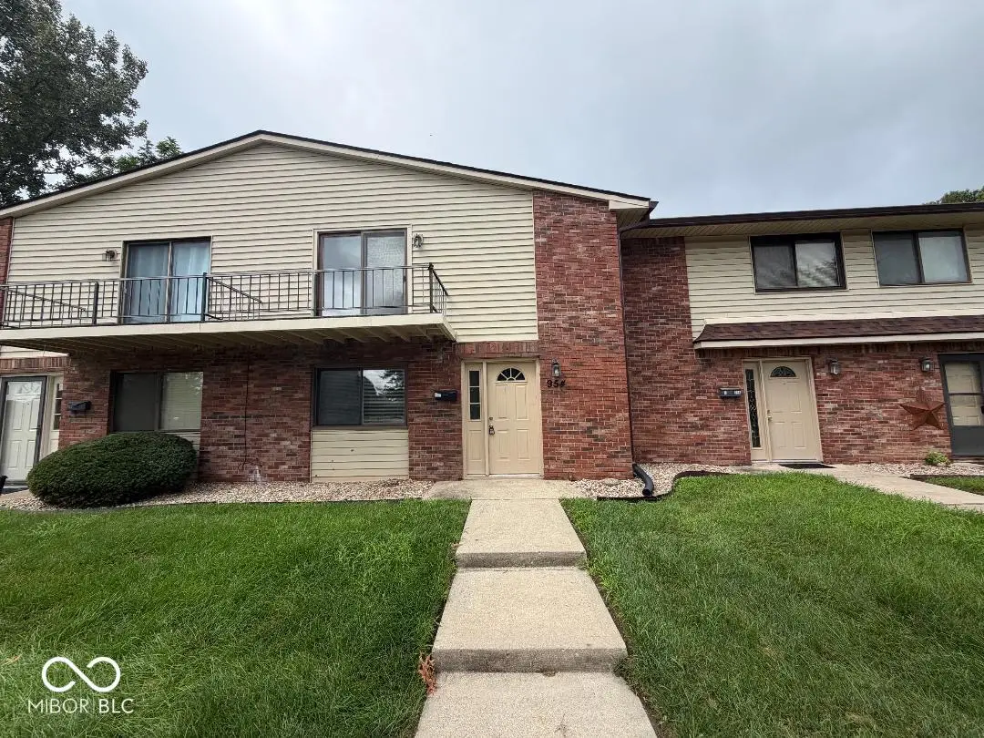 954 Greenwood W, Greenwood, IN 46142 - #1