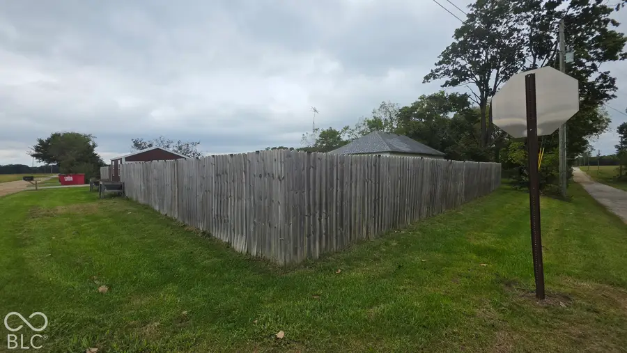 1600 W Snoddy Road, Covington, IN 47932 - #3