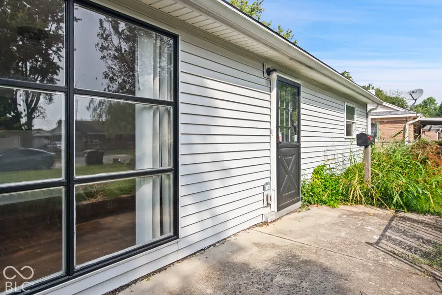 512 Park Drive, Greenwood, IN 46143 - #3