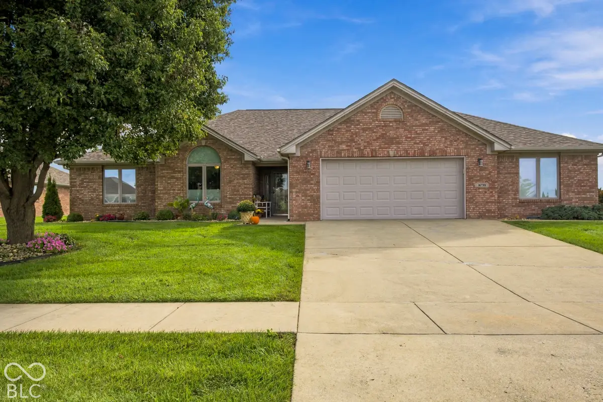3739 Imperial Drive E, Columbus, IN 47203 - #1