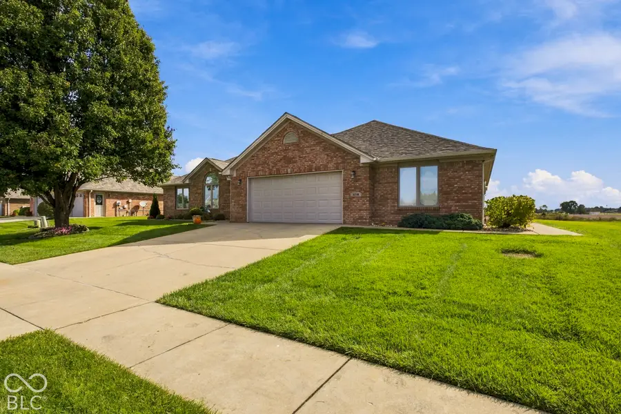 3739 Imperial Drive E, Columbus, IN 47203 - #2