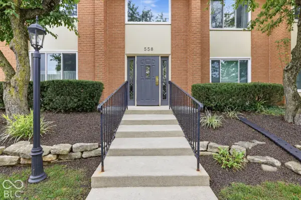 558 W Hunters Drive #APT D, Carmel, IN 46032