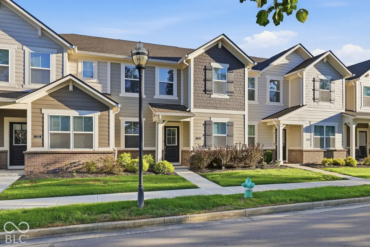 7218 Governors Row, Avon, IN 46123 - #1