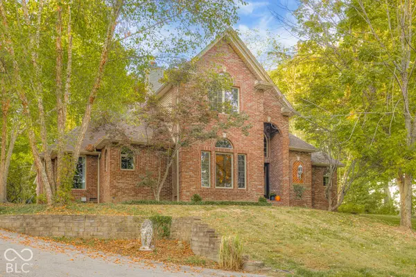 11444 W Red Oak Court, Columbus, IN 47201