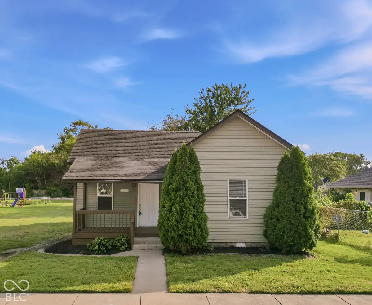 723 W Oak Street, Seymour, IN 47274 - #1