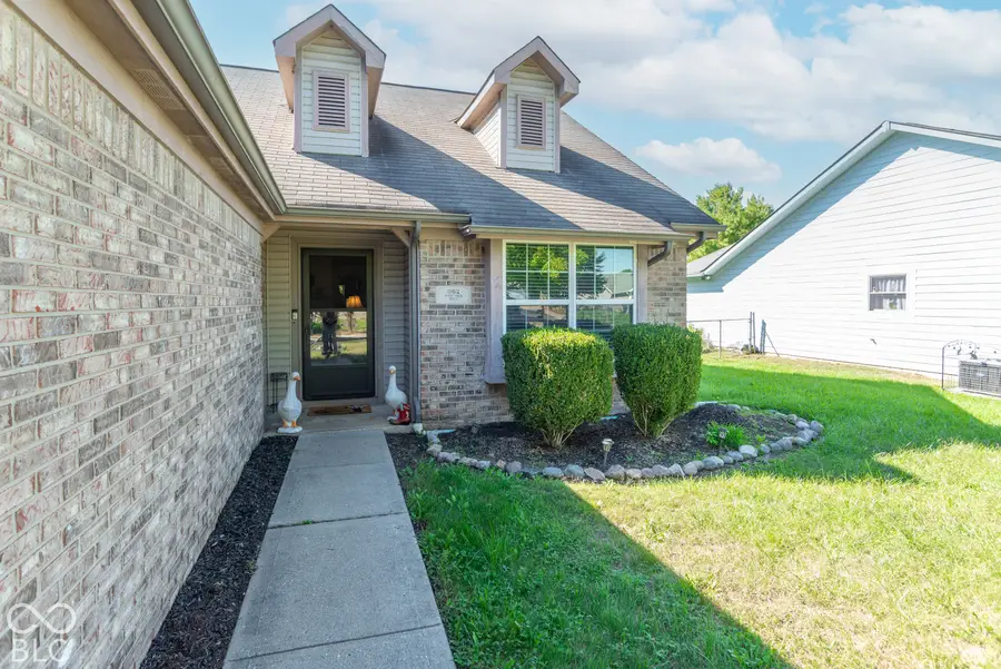 662 Red Oak Way, Mooresville, IN 46158 - #2