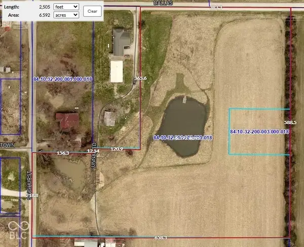 8866 S Singhurst Street, Terre Haute, IN 47802