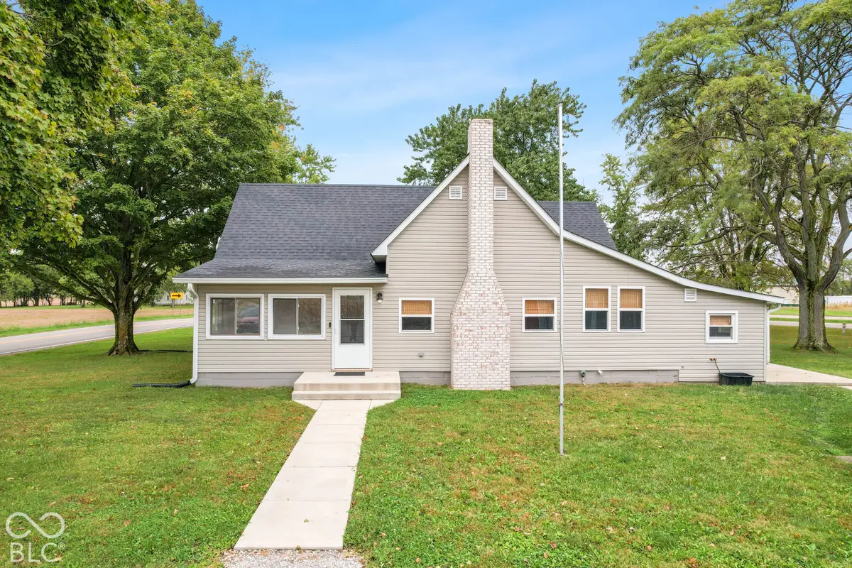 8821 N Sugar Creek Avenue, Colfax, IN 46035 - #1