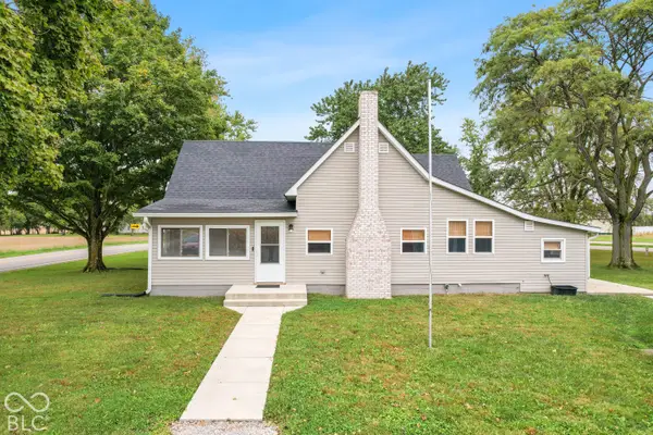 8821 N Sugar Creek Avenue, Colfax, IN 46035