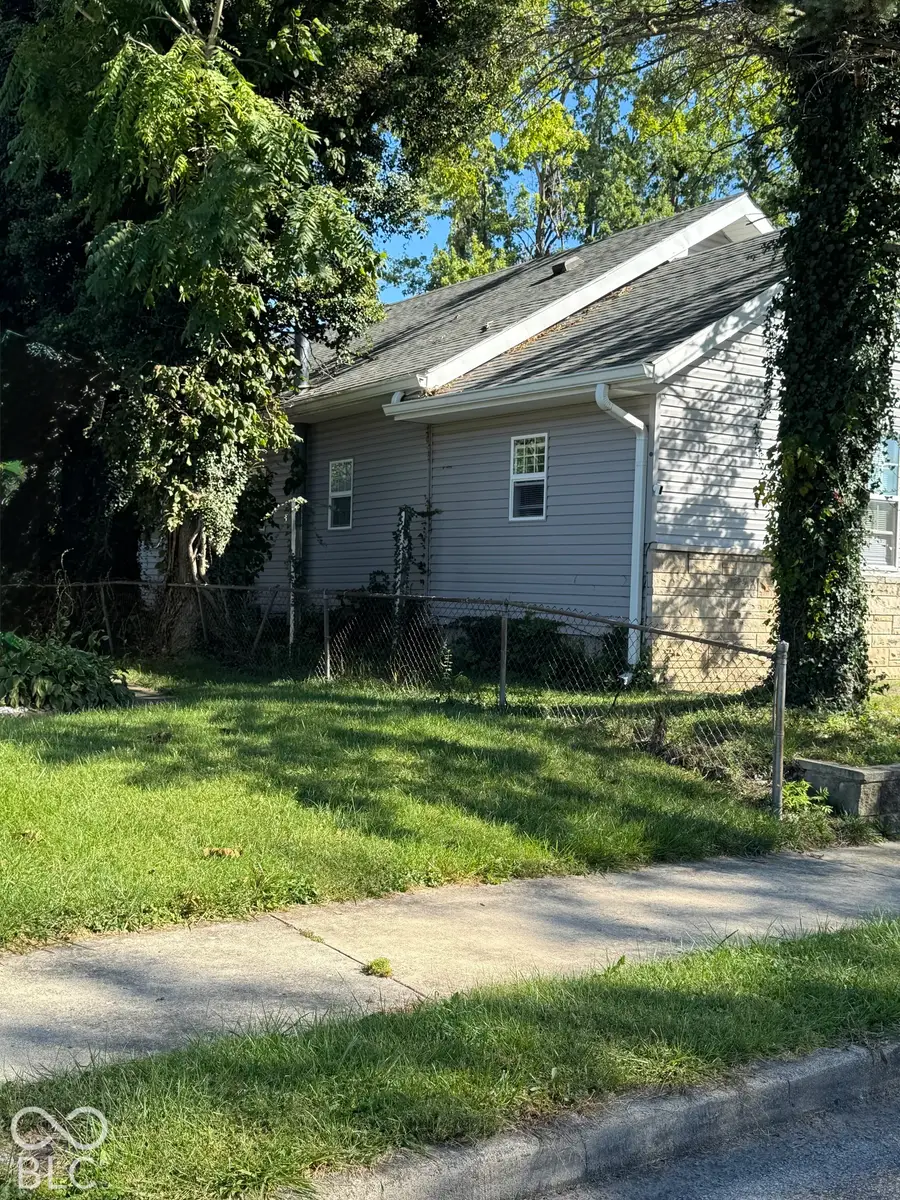 908 S Blaine Avenue, Muncie, IN 47302 - #2