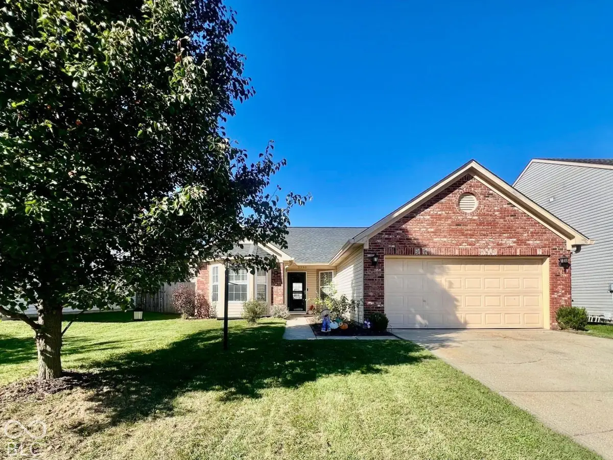 2390 Lakecrest Drive, Columbus, IN 47201 - #1