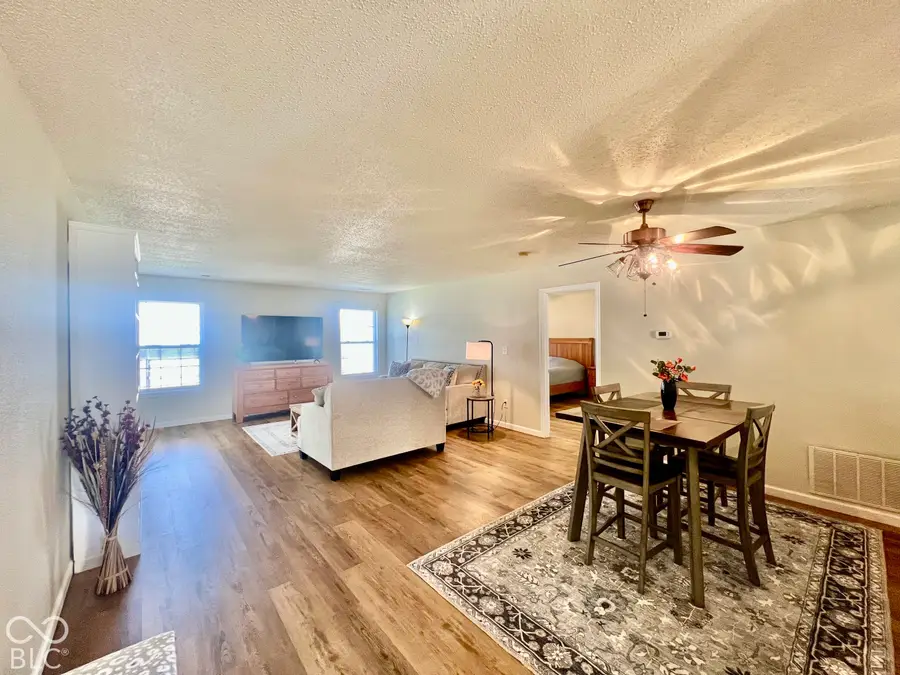 2390 Lakecrest Drive, Columbus, IN 47201 - #3