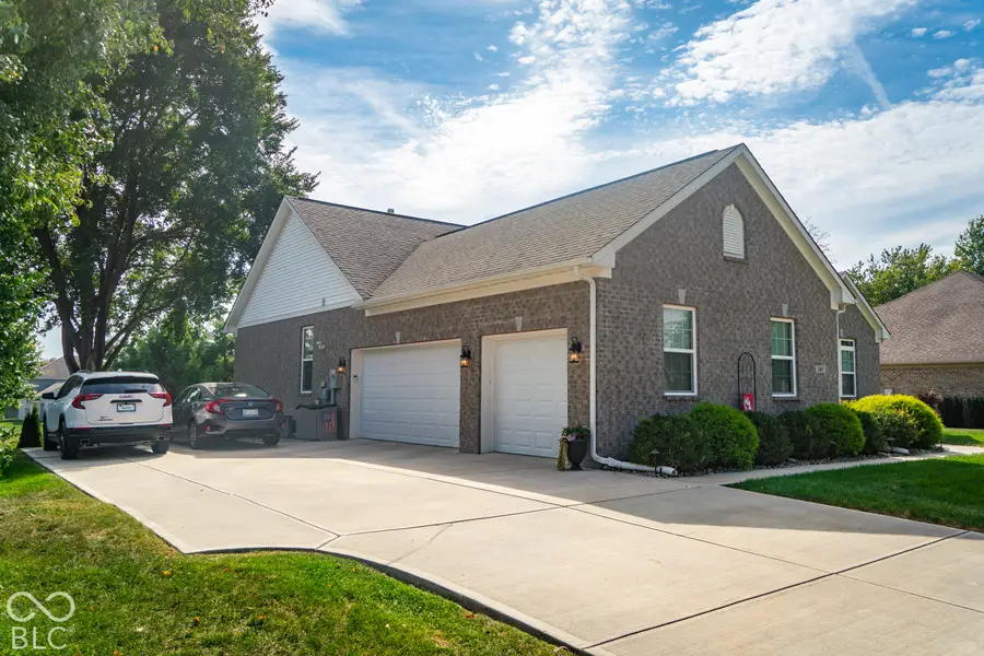 287 S Woodridge Drive, Pittsboro, IN 46167 - #2