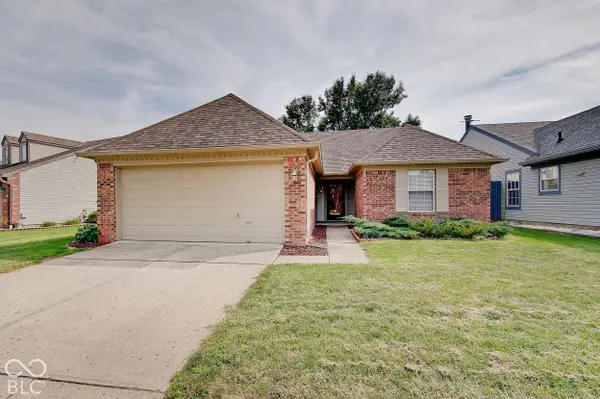1531 Lake Point Lane N, Greenwood, IN 46142