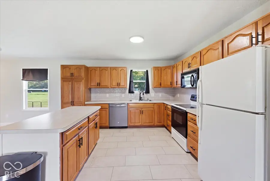 402 N Taylor Street, Saint Paul, IN 47272 - #2