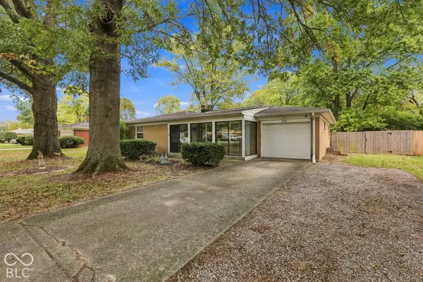 6035 Woodside Drive, Indianapolis, IN 46228